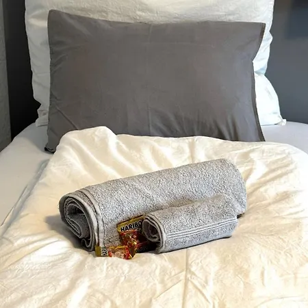 Dutti's - B I 2 I 4 Beds I Kitchen I Wifi I Tv I Parking I Autobahn