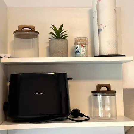 Апартаменты Dutti's - B I 2 I 4 Beds I Kitchen I Wifi I Tv I Parking I Autobahn