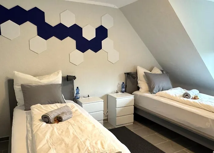 Dutti's - I 2 I 4 Beds I Kitchen I Wifi I Tv I Parking I Autobahn Appartement